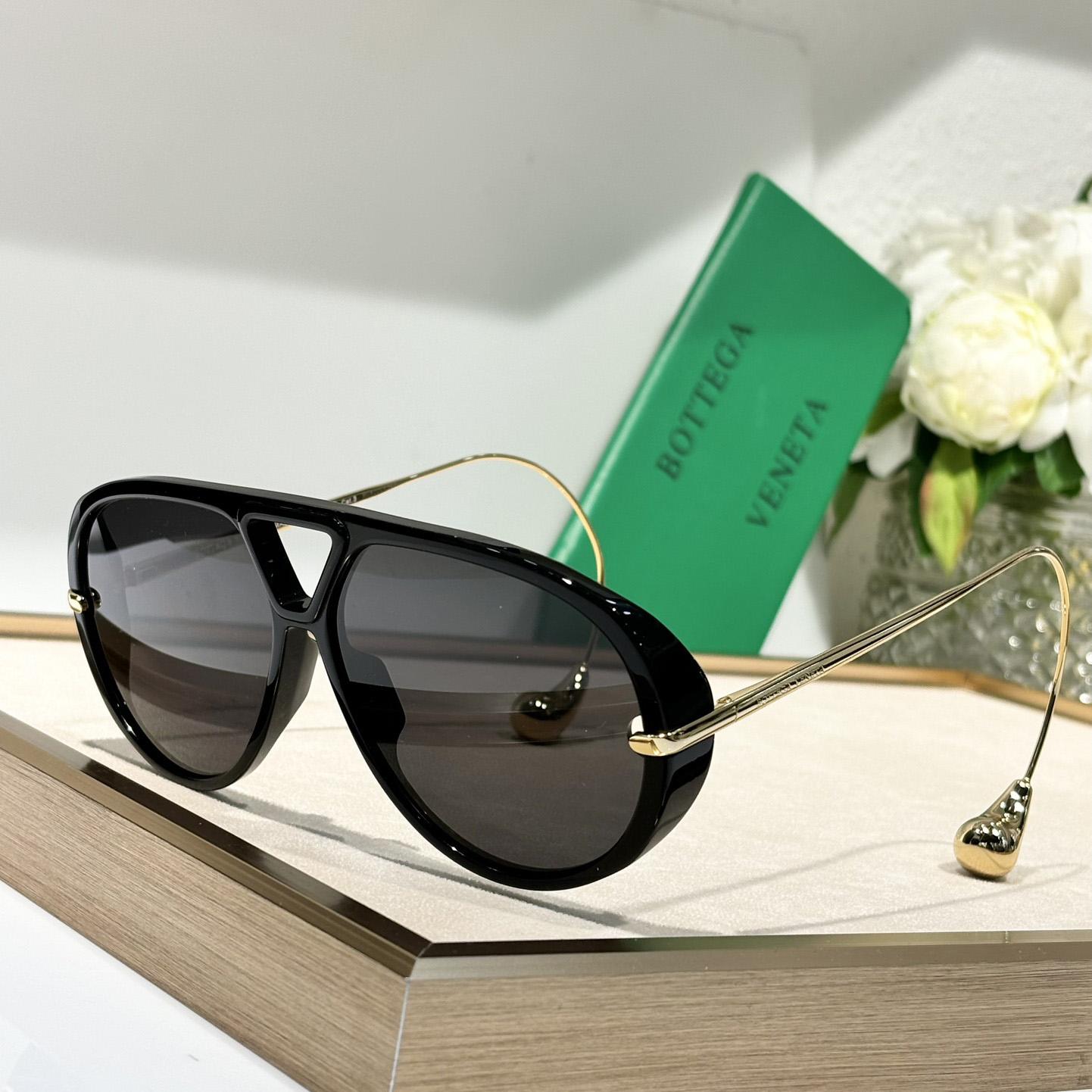 Bottega Veneta Drop Aviator Sunglasses    - DopestKickz