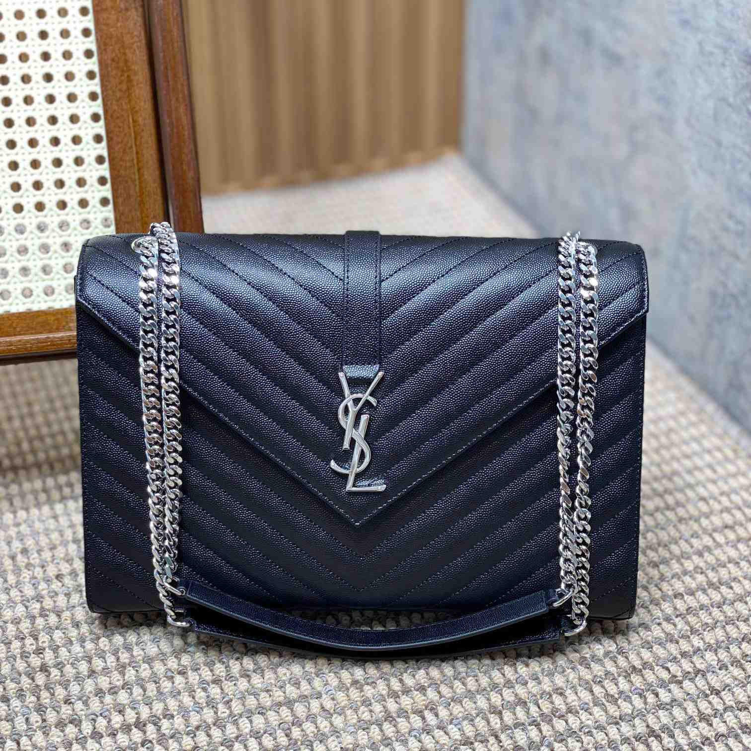 Saint Laurent Leather Shoulder Bag (31x21x7cm) - DopestKickz