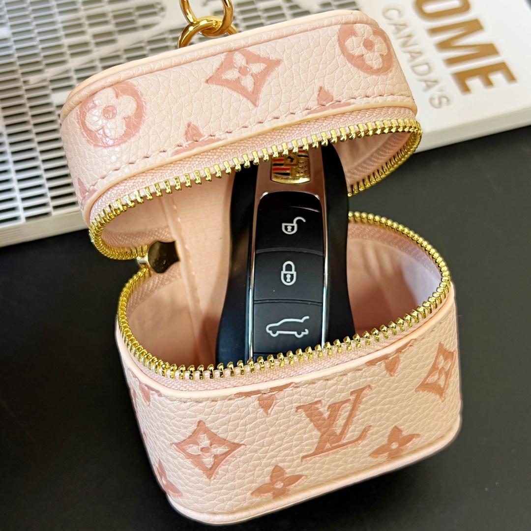 Louis Vuitton Pouch   M00545 - DopestKickz