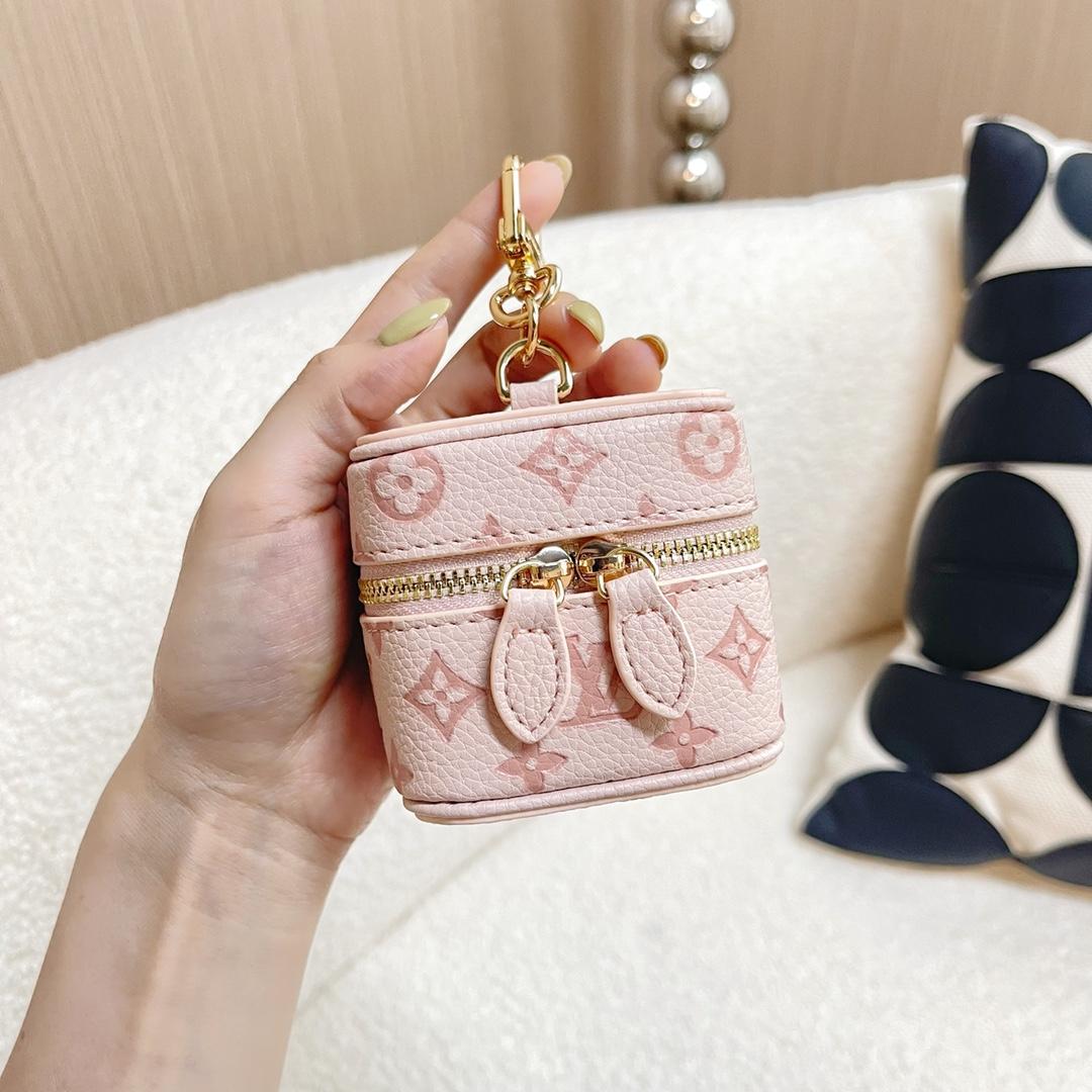 Louis Vuitton Pouch   M00545 - DopestKickz
