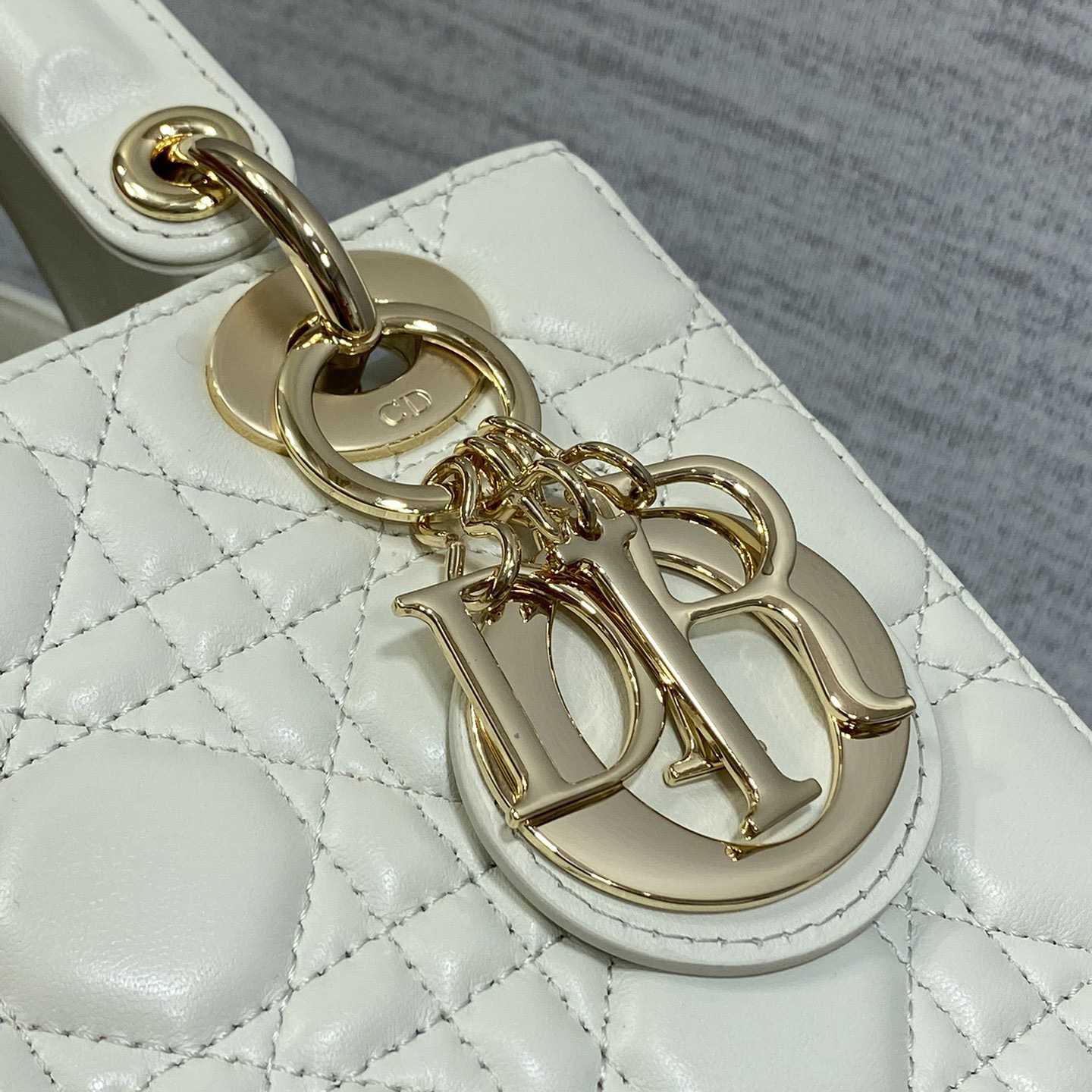 Dior Lady Dior Bag  （20*8*17cm） - DopestKickz