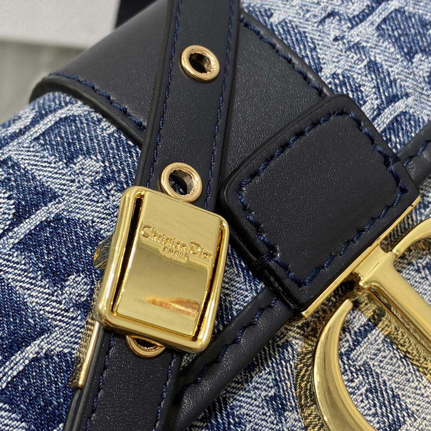 Dior 30 Montaigne East-West Bag With Chain - DopestKickz