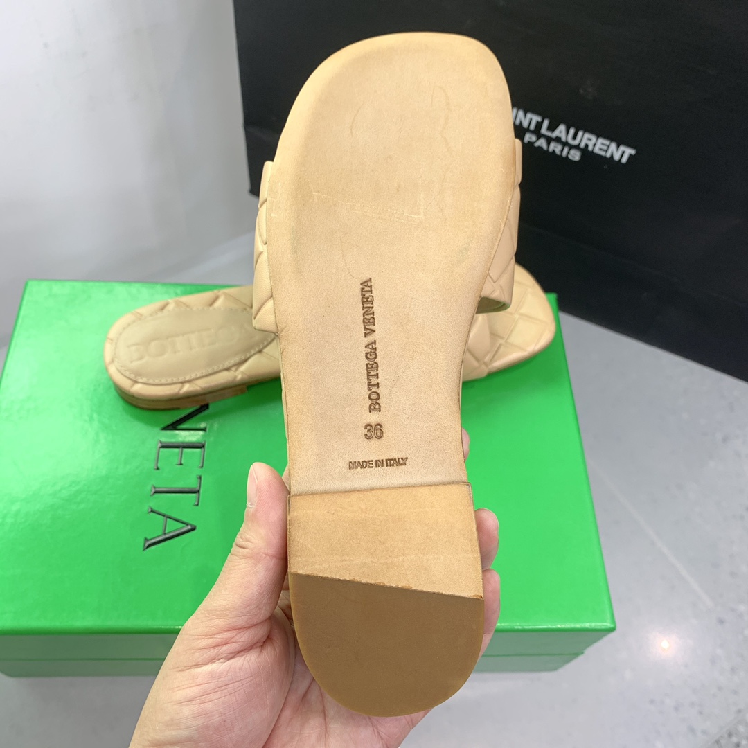 Bottega Veneta Amy Flat Mule - DopestKickz
