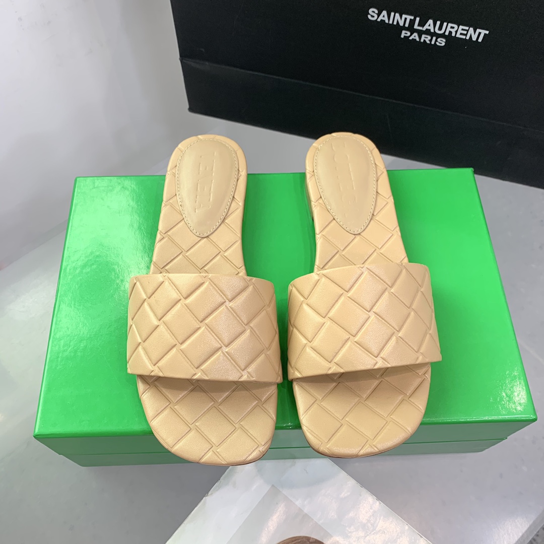 Bottega Veneta Amy Flat Mule - DopestKickz