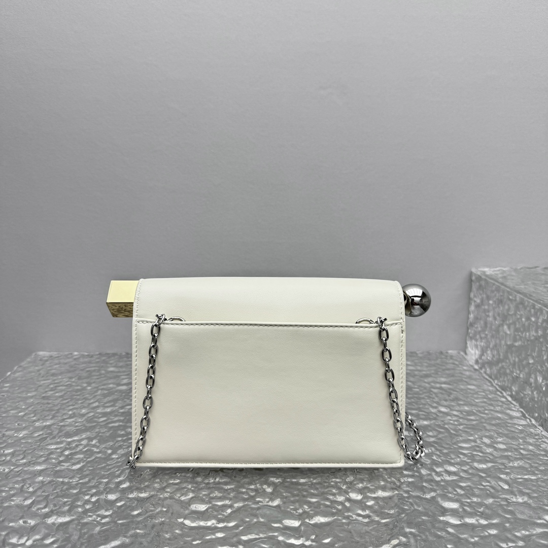 Jacquemus La Petite Pochette Rond Carré Cross Body Bag (20×7×14cm) - DopestKickz