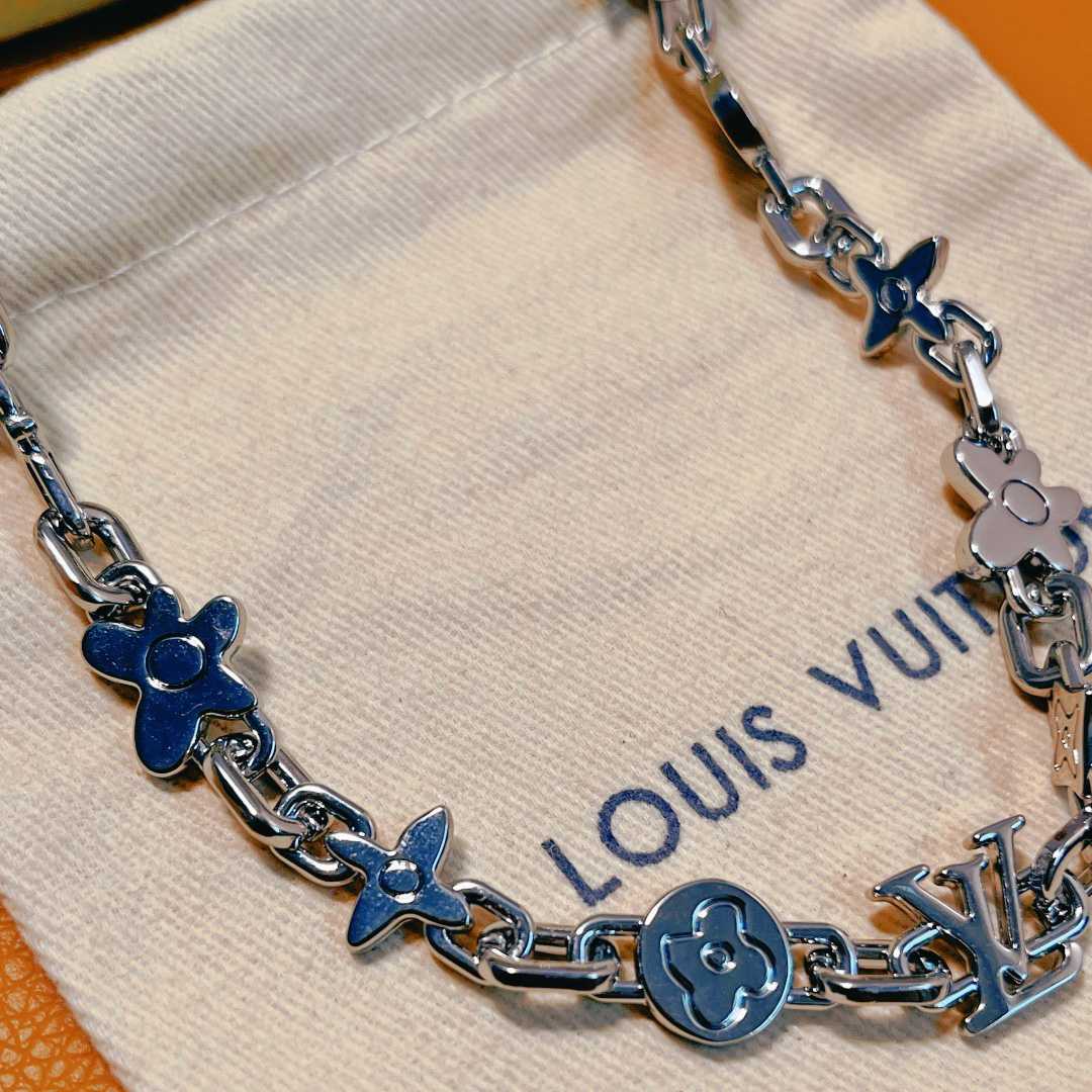 Louis Vuitton Monogram Craggy Necklace  M01880 - DopestKickz