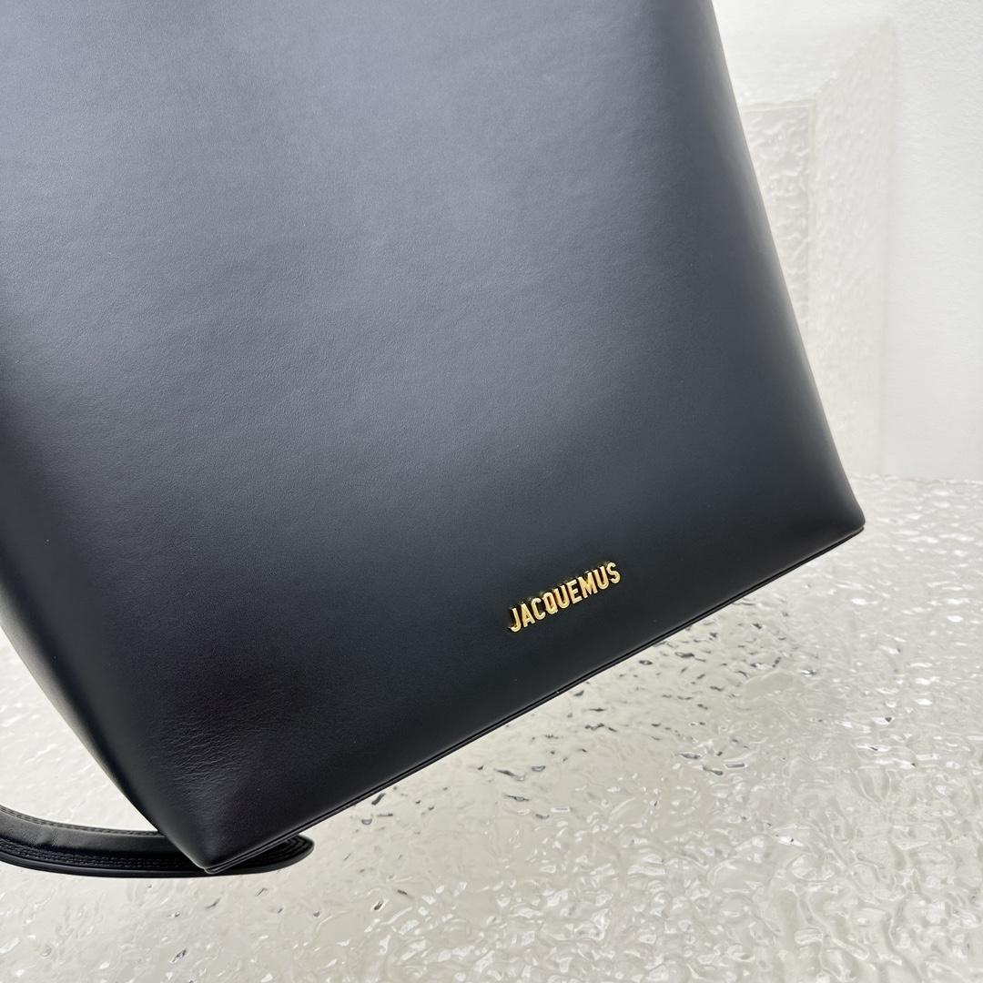 Jacquemus Le Regalo Leather Bucket Bag (30x33x14cm) - DopestKickz