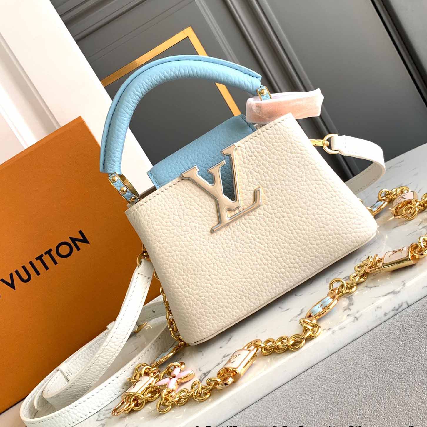 Louis Vuitton Capucines Nano   M23952 - DopestKickz