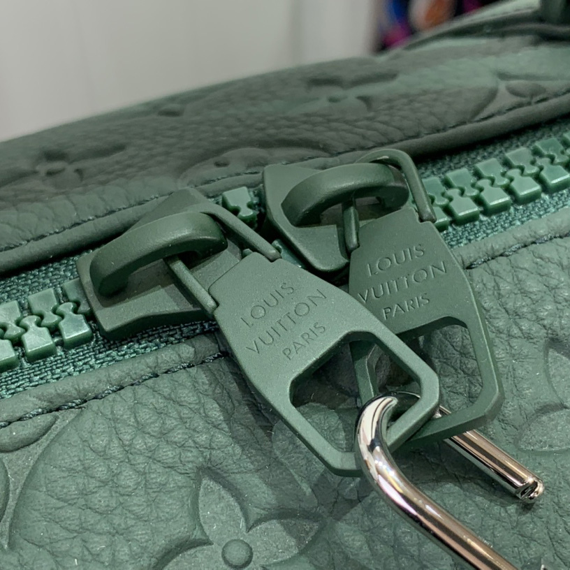 Louis Vuitton Keepall Bandoulière 50   M24440 - DopestKickz