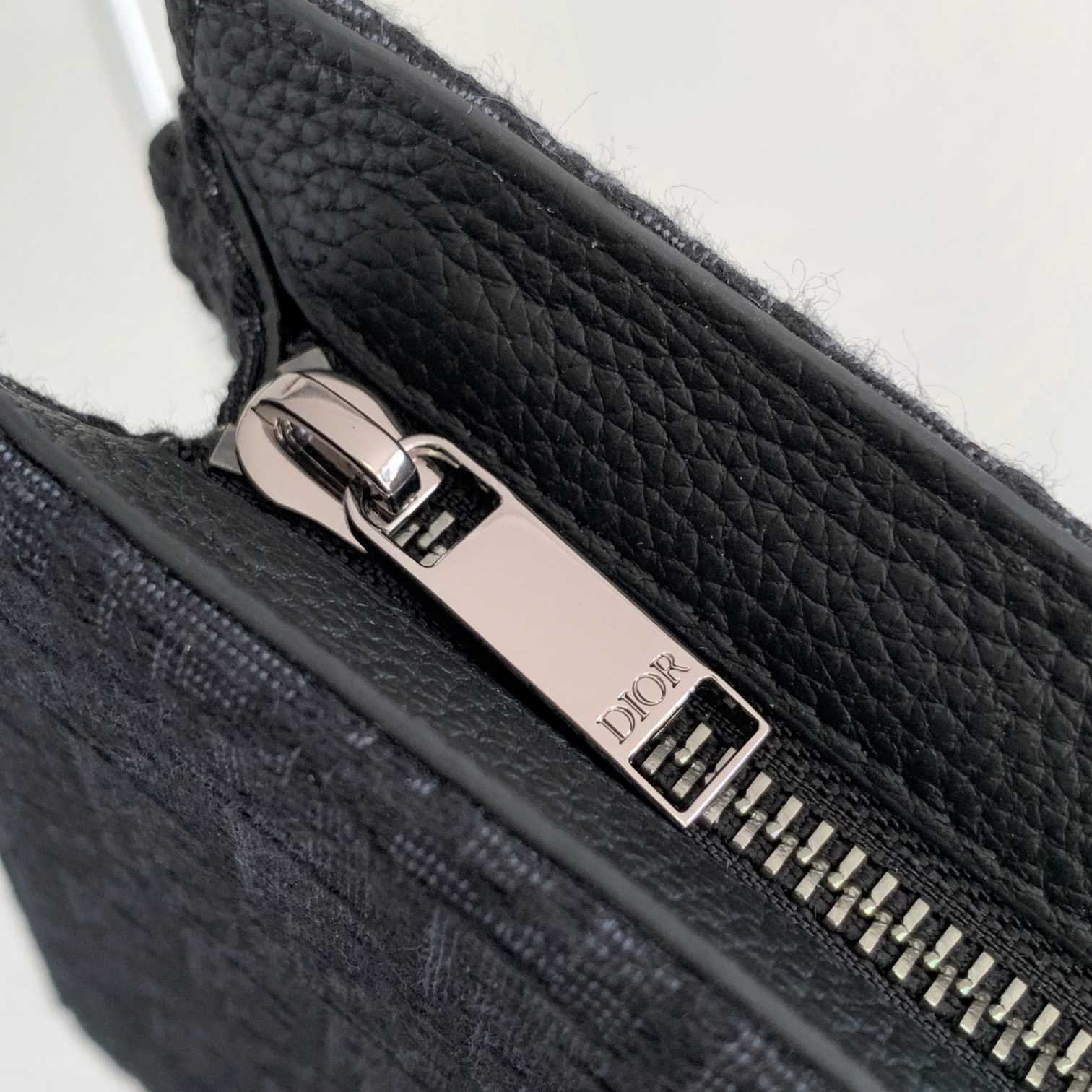 Dior A5 Triangle Pouch - DopestKickz