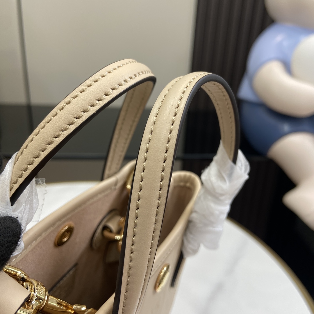 Gucci GG Super Mini Bag With Strap - DopestKickz