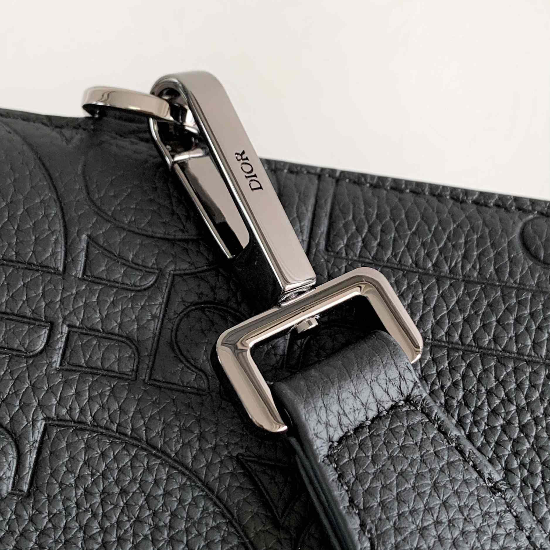 Dior A5 Triangle Pouch - DopestKickz