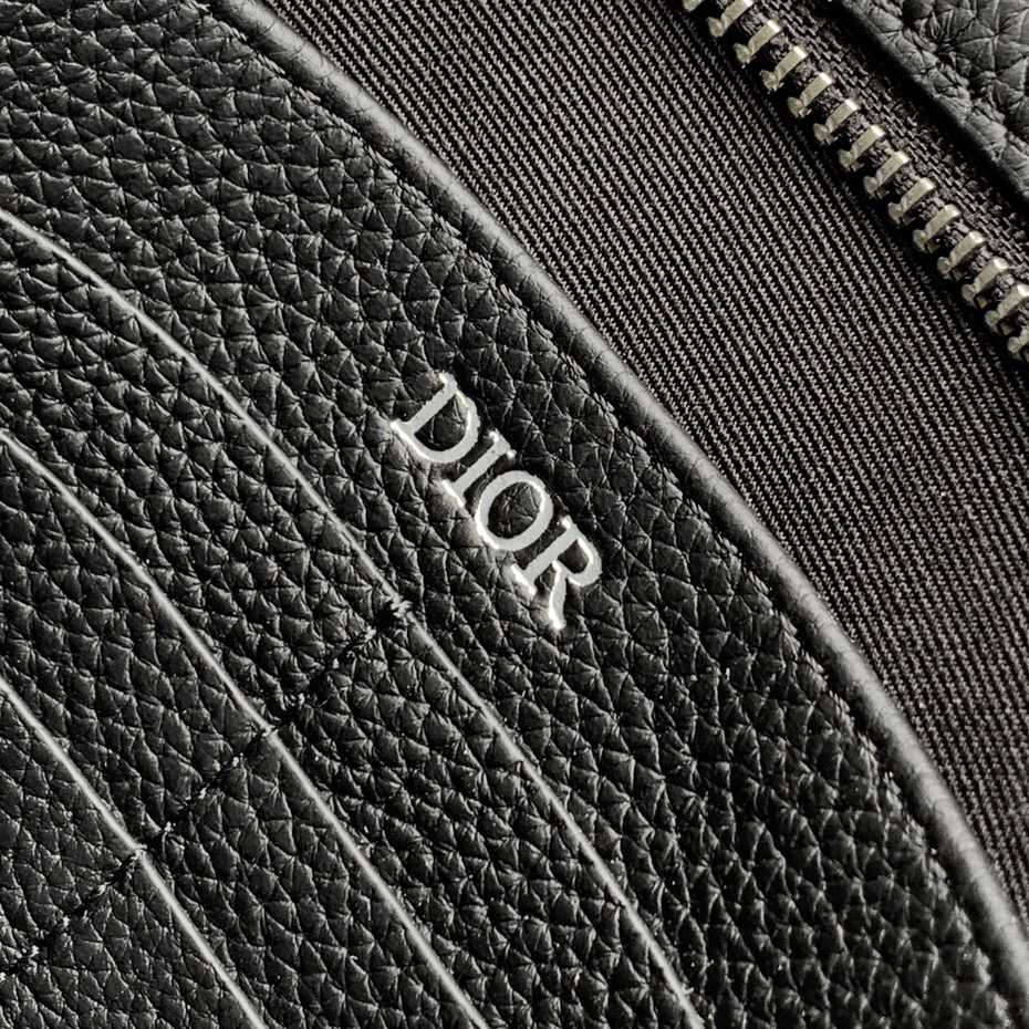 Dior A5 Triangle Pouch - DopestKickz