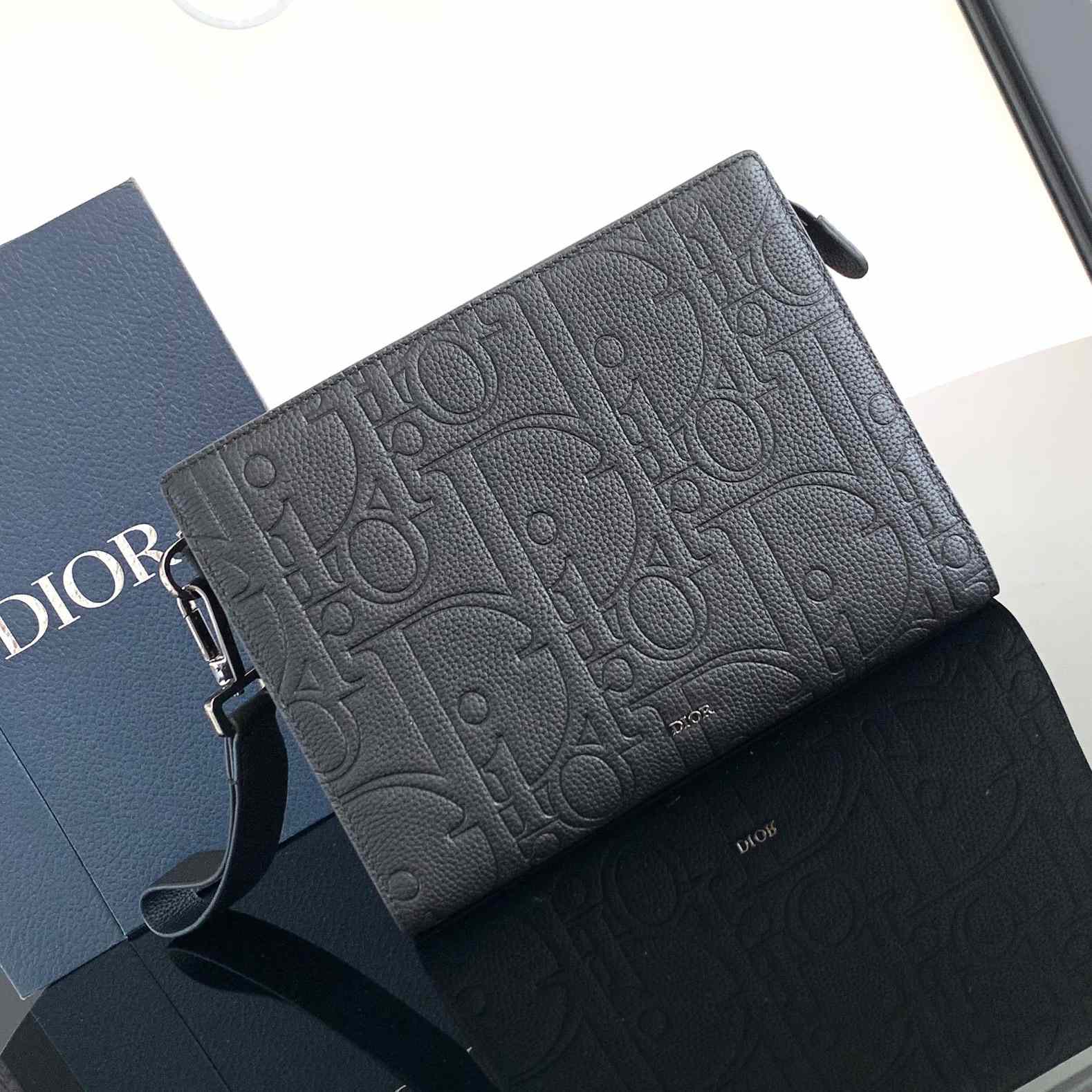 Dior A5 Triangle Pouch - DopestKickz