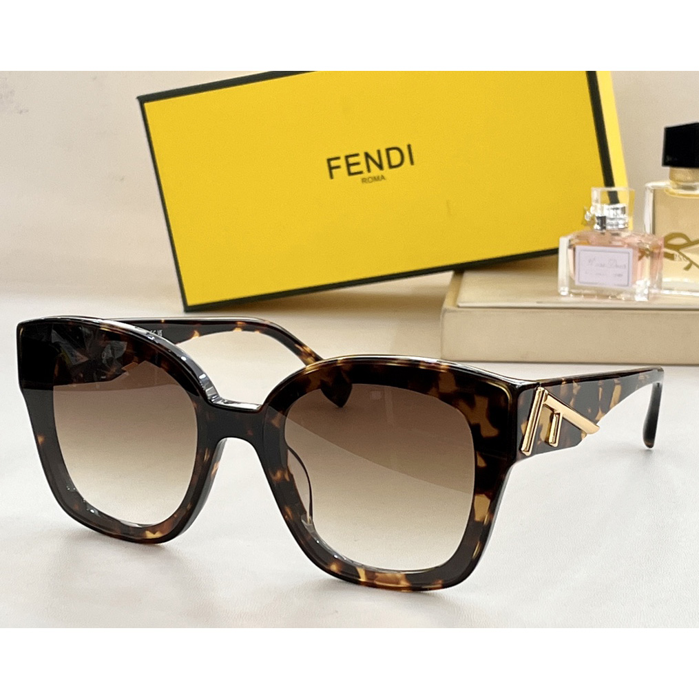 Fendi FE40098I Sunglasses - DopestKickz