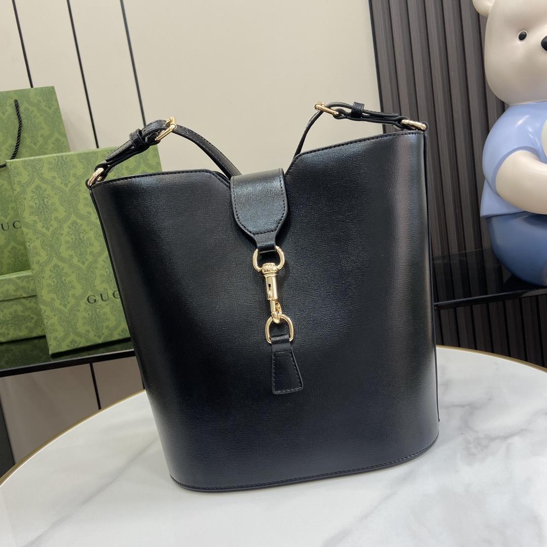 Gucci Medium Bucket Shoulder Bag - DopestKickz