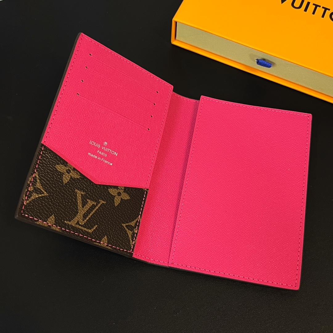 Louis Vuitton Passport Cover   M82866 - DopestKickz