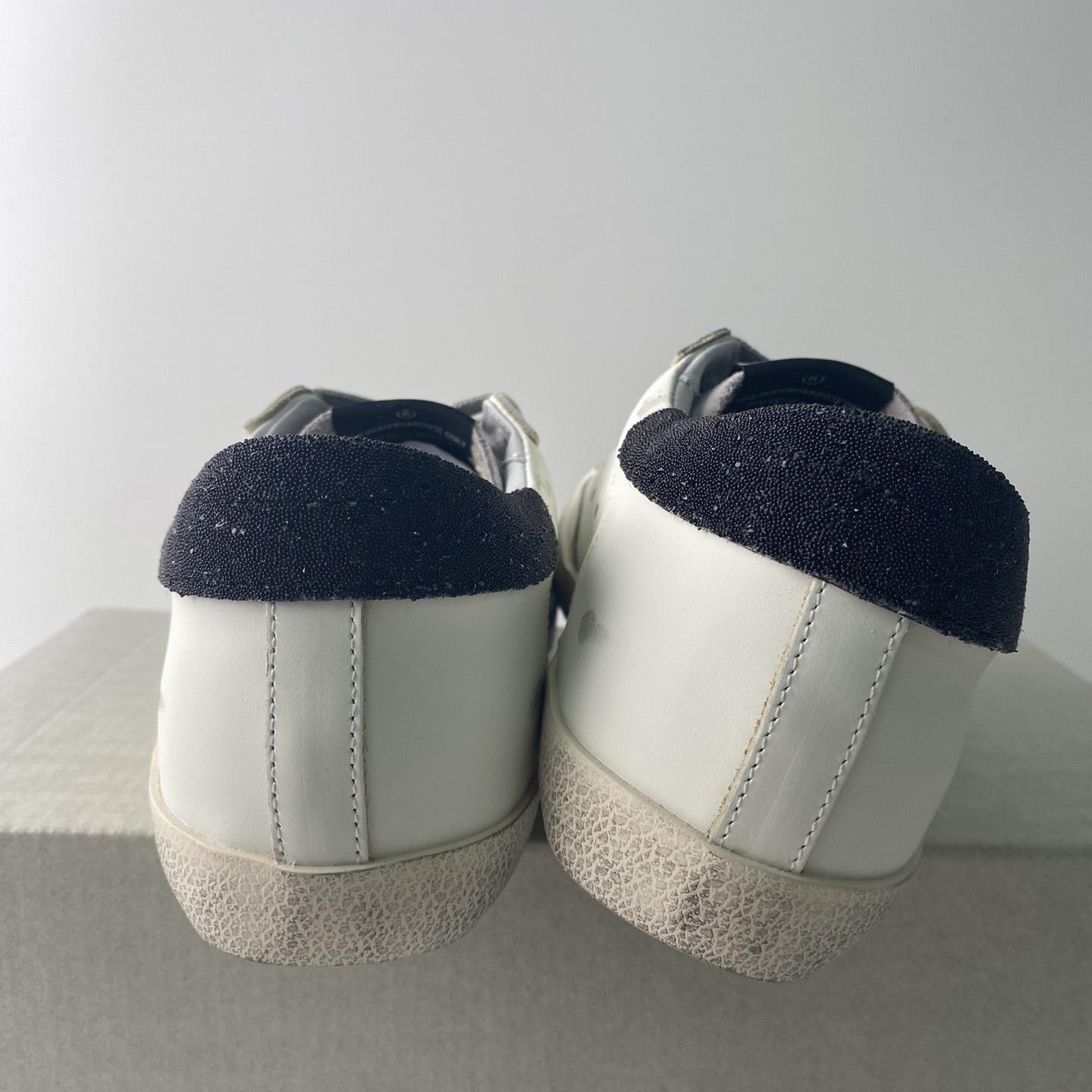 Golden Goose Sneakers - DopestKickz
