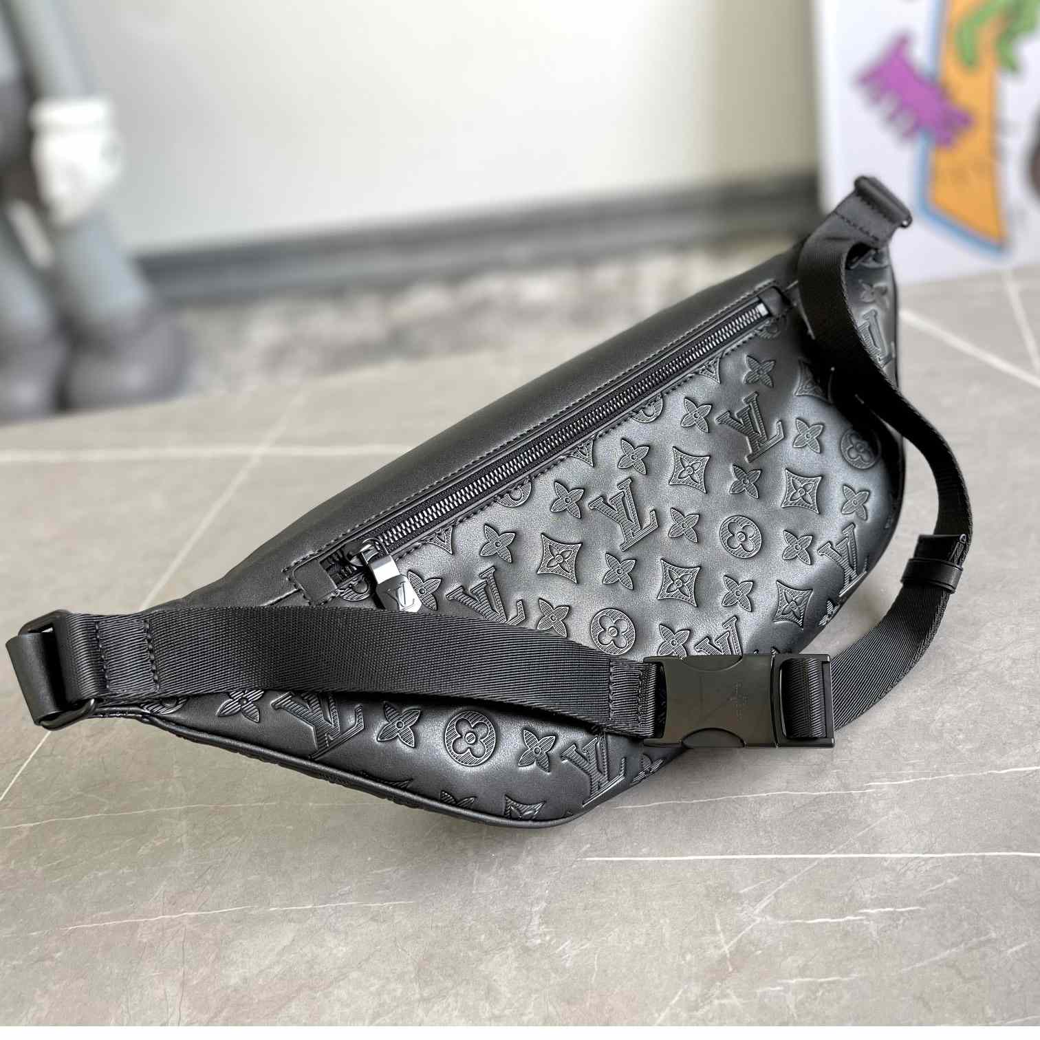 Louis Vuitton Discovery Bumbag  M44388   47-20-9cm - DopestKickz