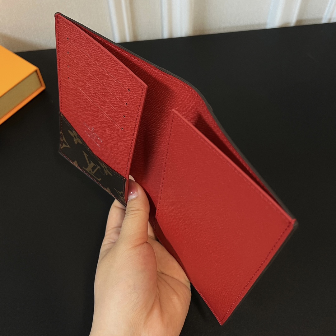 Louis Vuitton Passport Cover   M82862 - DopestKickz