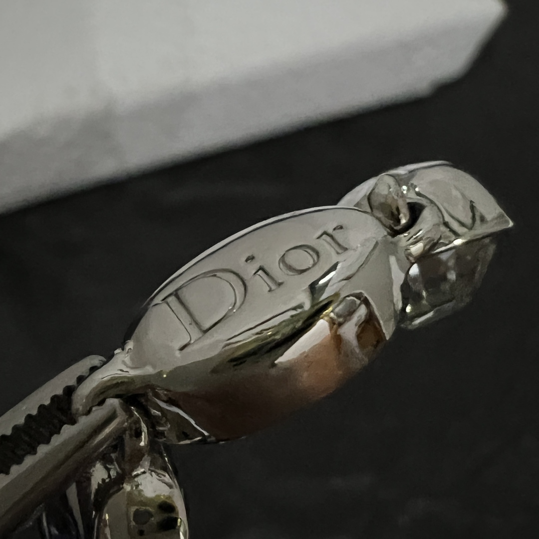 Dior Star Necklace - DopestKickz