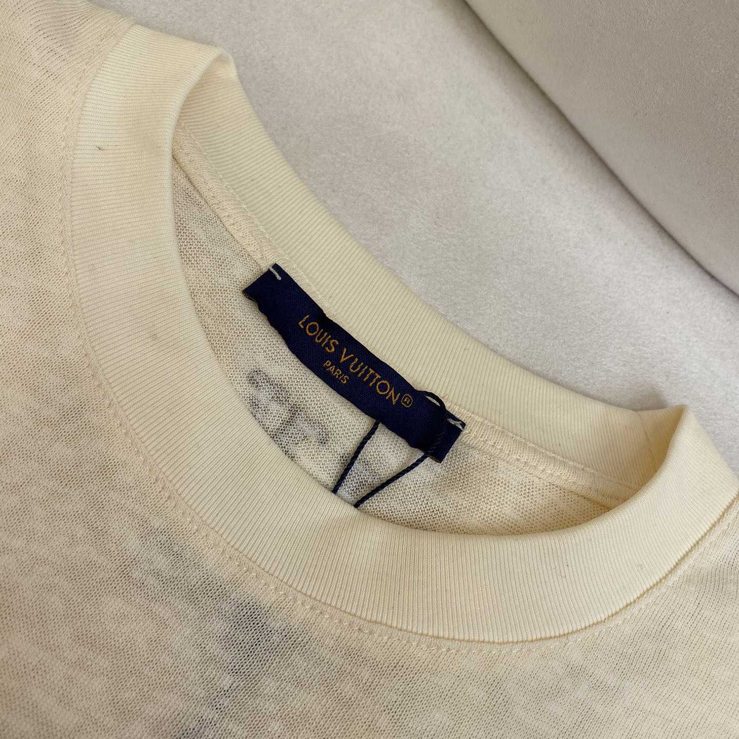 Louis Vuitton Graphic Cotton And Linen-Blend T-Shirt   1AFWUT - DopestKickz