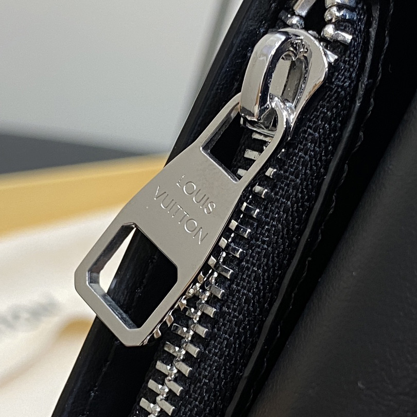 Louis Vuitton Brazza Wallet   M66540 - DopestKickz