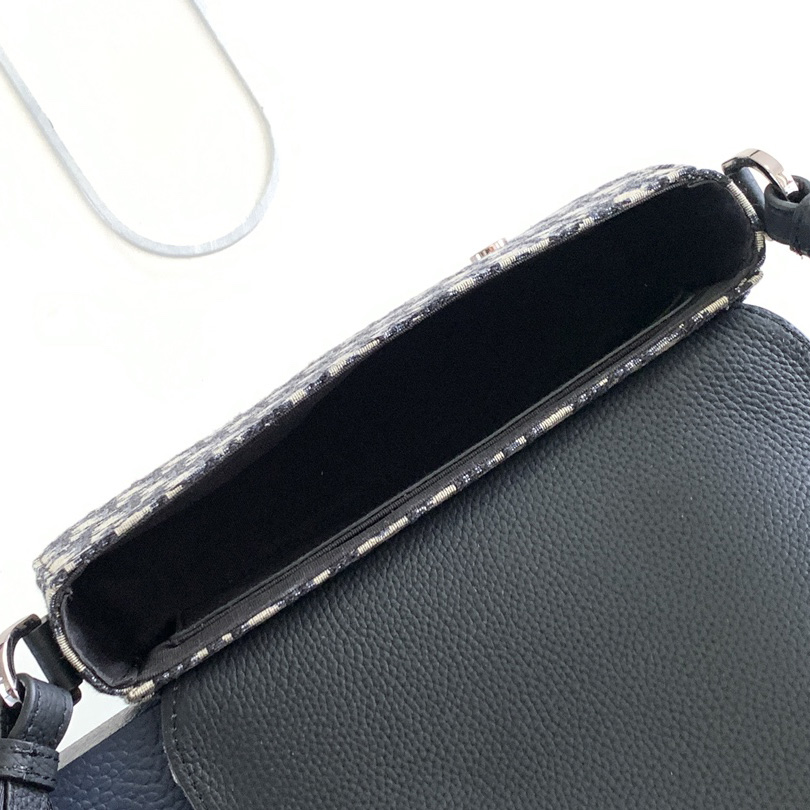 Dior Saddle Messenger Bag - DopestKickz