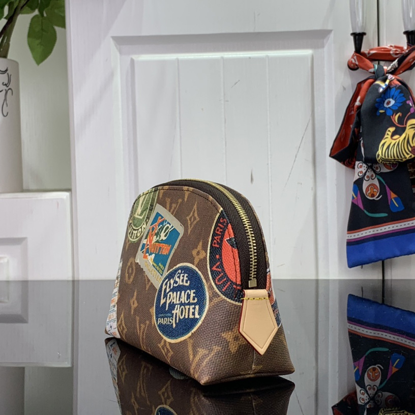 Louis Vuitton Cosmetic Pouch   M83597 - DopestKickz