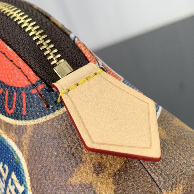Louis Vuitton Cosmetic Pouch   M83597 - DopestKickz