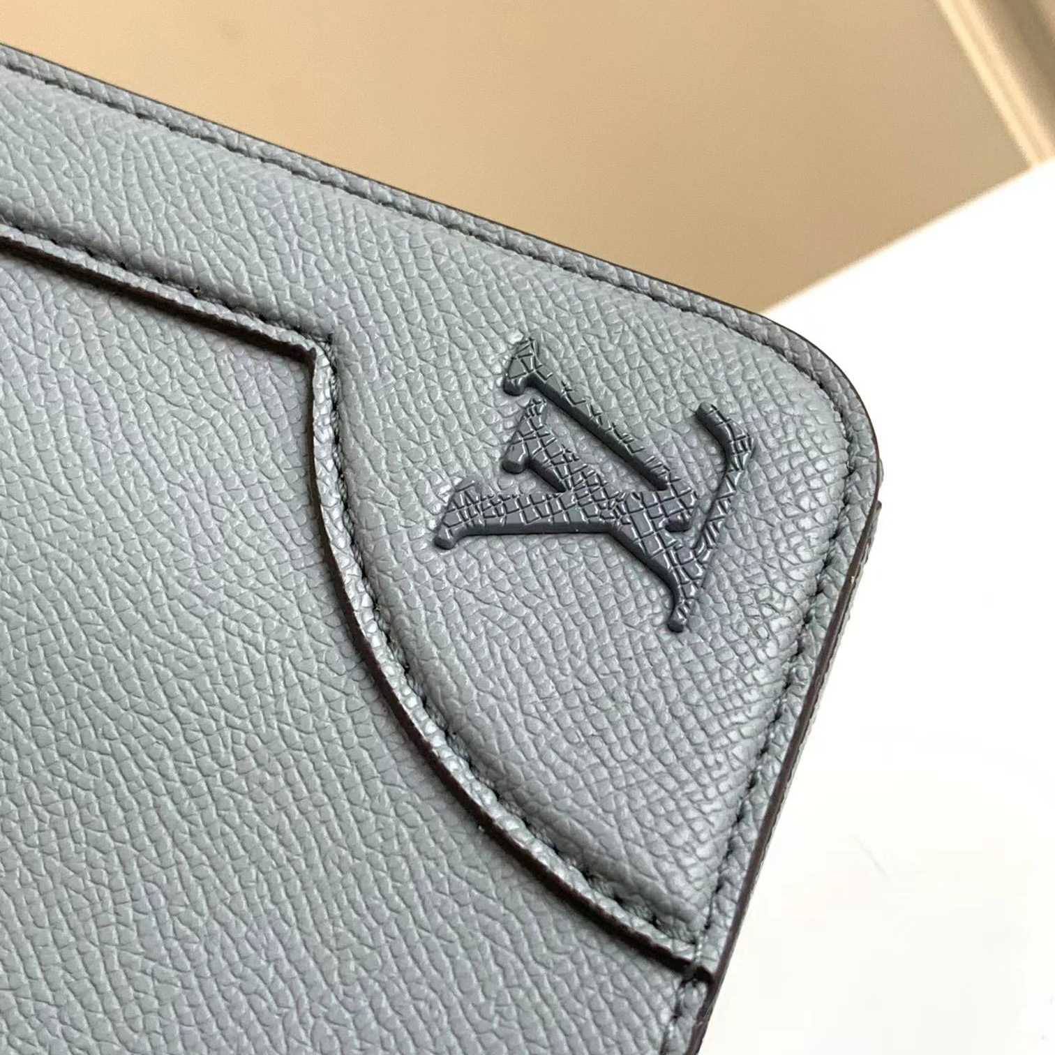 Louis Vuitton New Flap Messenger (28.3 x 18.3 x 4.3 cm) - DopestKickz