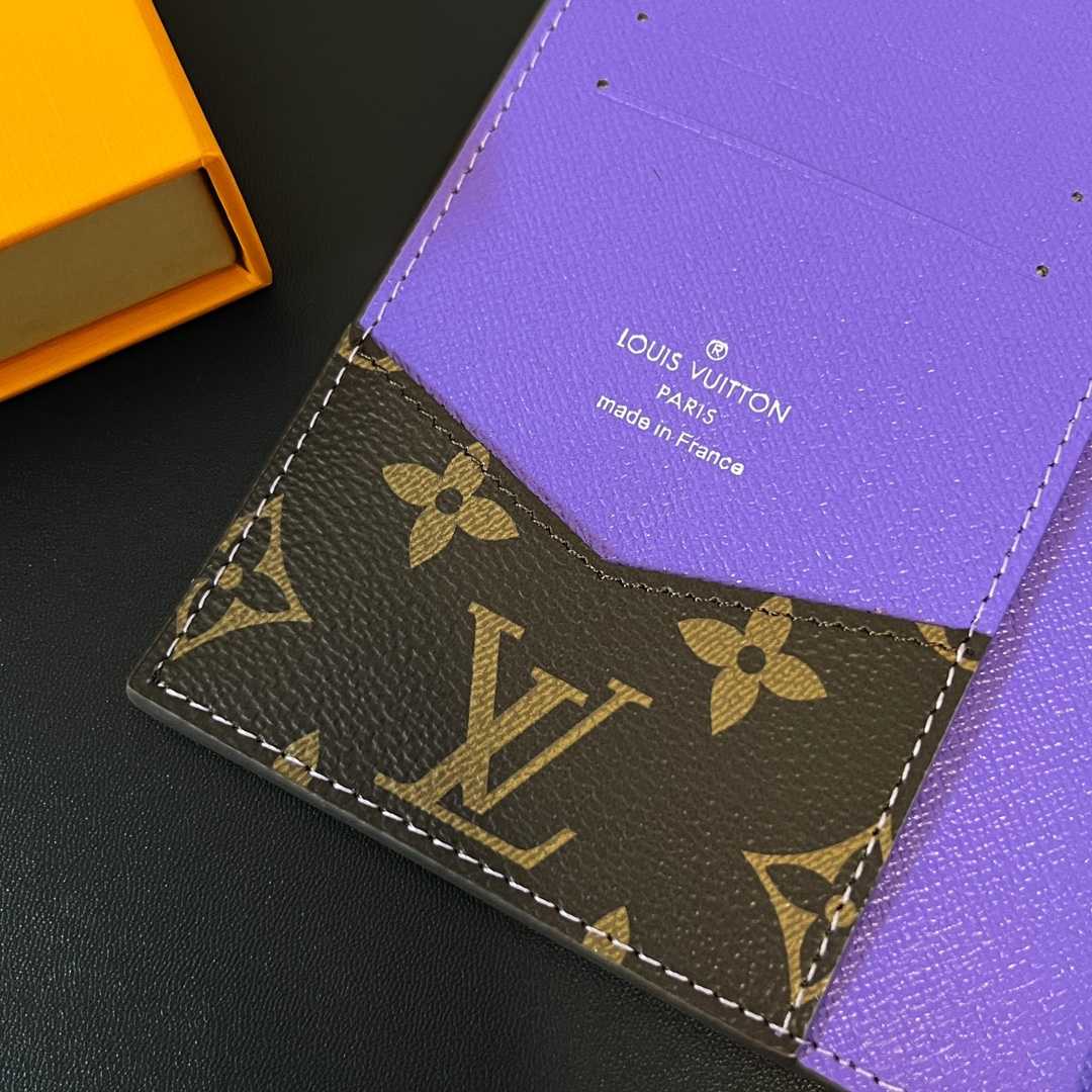Louis Vuitton Passport Cover   M28268 - DopestKickz