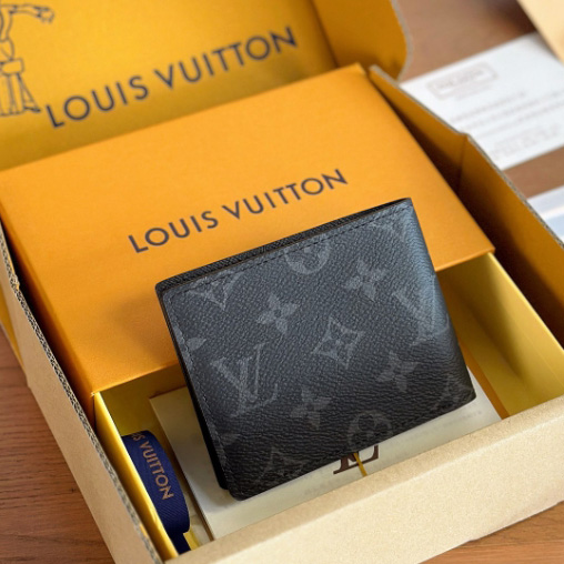 Louis Vuitton Marco Wallet  M62545 - DopestKickz