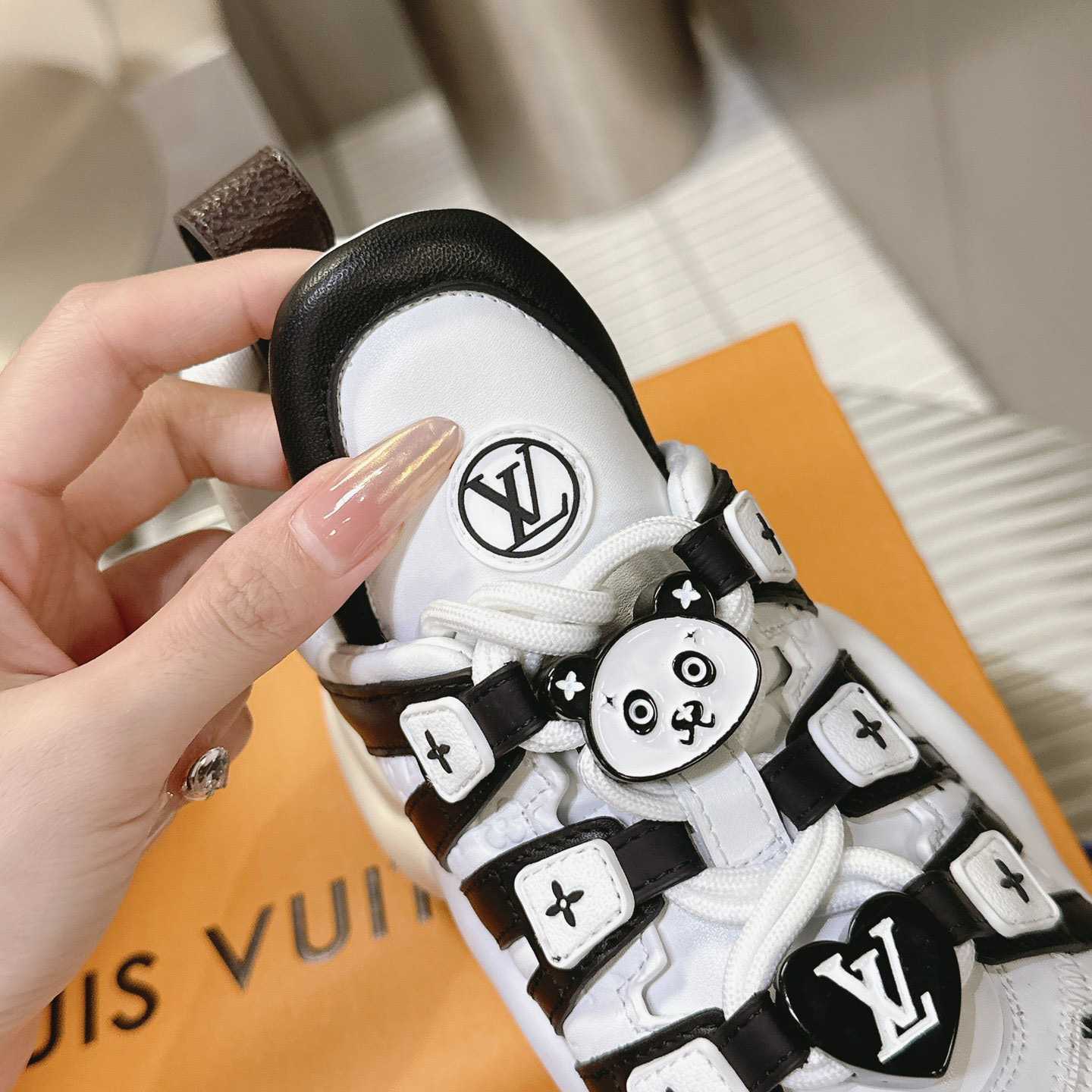 Louis Vuitton LV Archlight Sneaker   1AD2GJ - DopestKickz