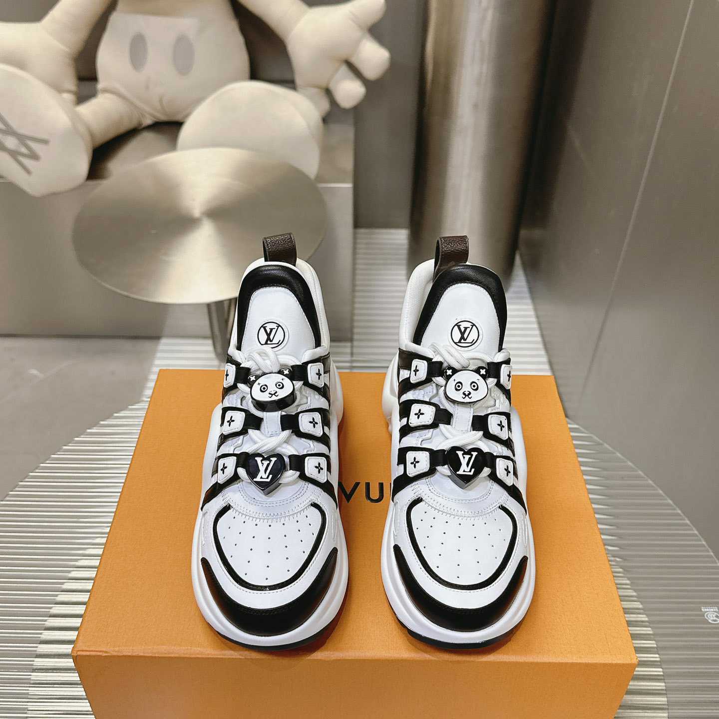 Louis Vuitton LV Archlight Sneaker   1AD2GJ - DopestKickz
