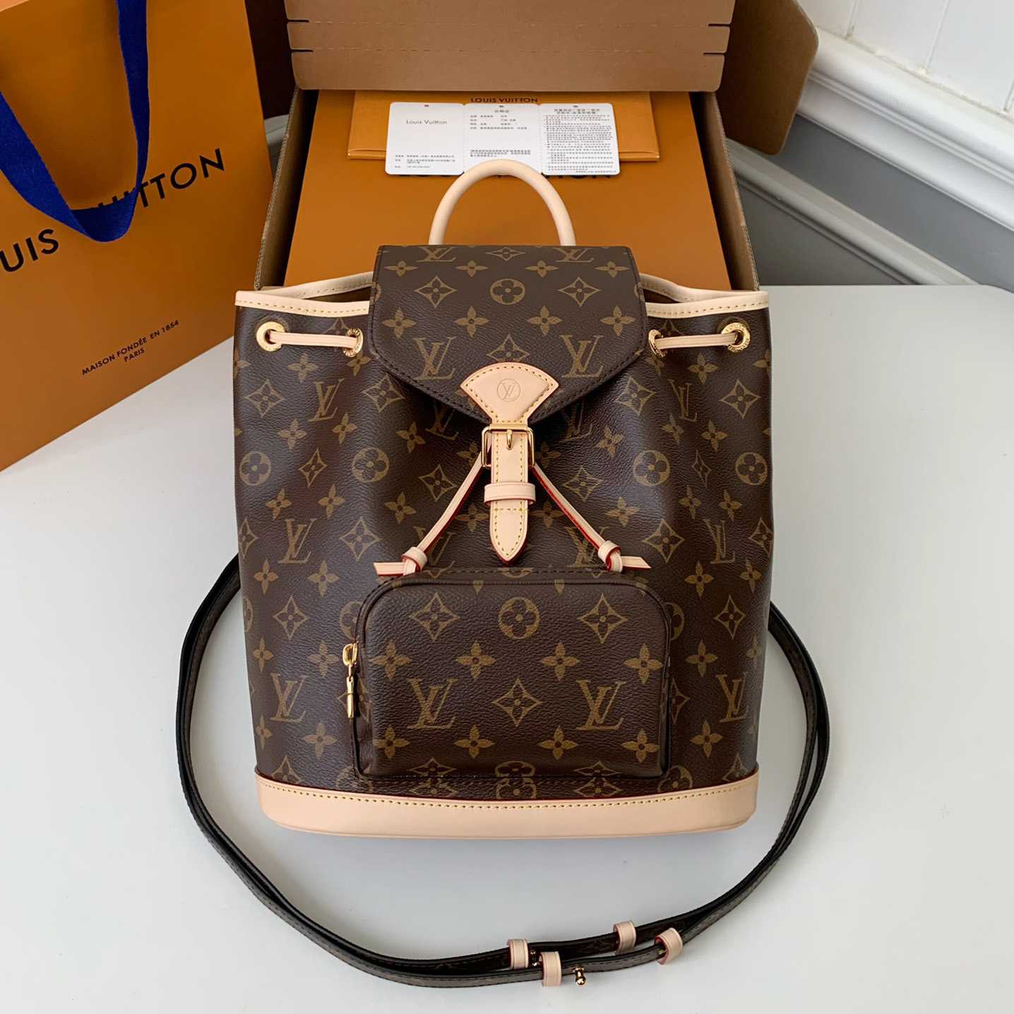 Louis Vuitton Montsouris PM   M11198 - DopestKickz