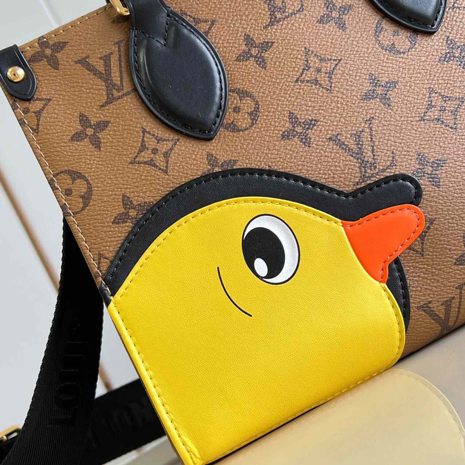 Louis Vuitton OnTheGo PM   M47199 - DopestKickz