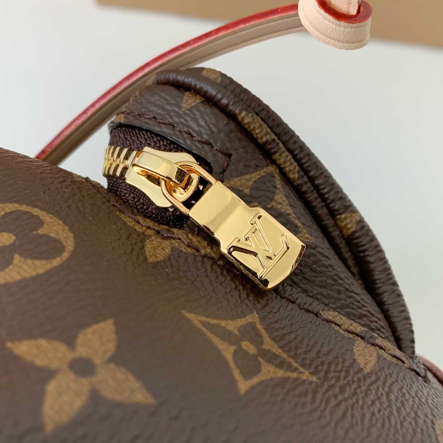 Louis Vuitton Montsouris Mini   M11199 - DopestKickz