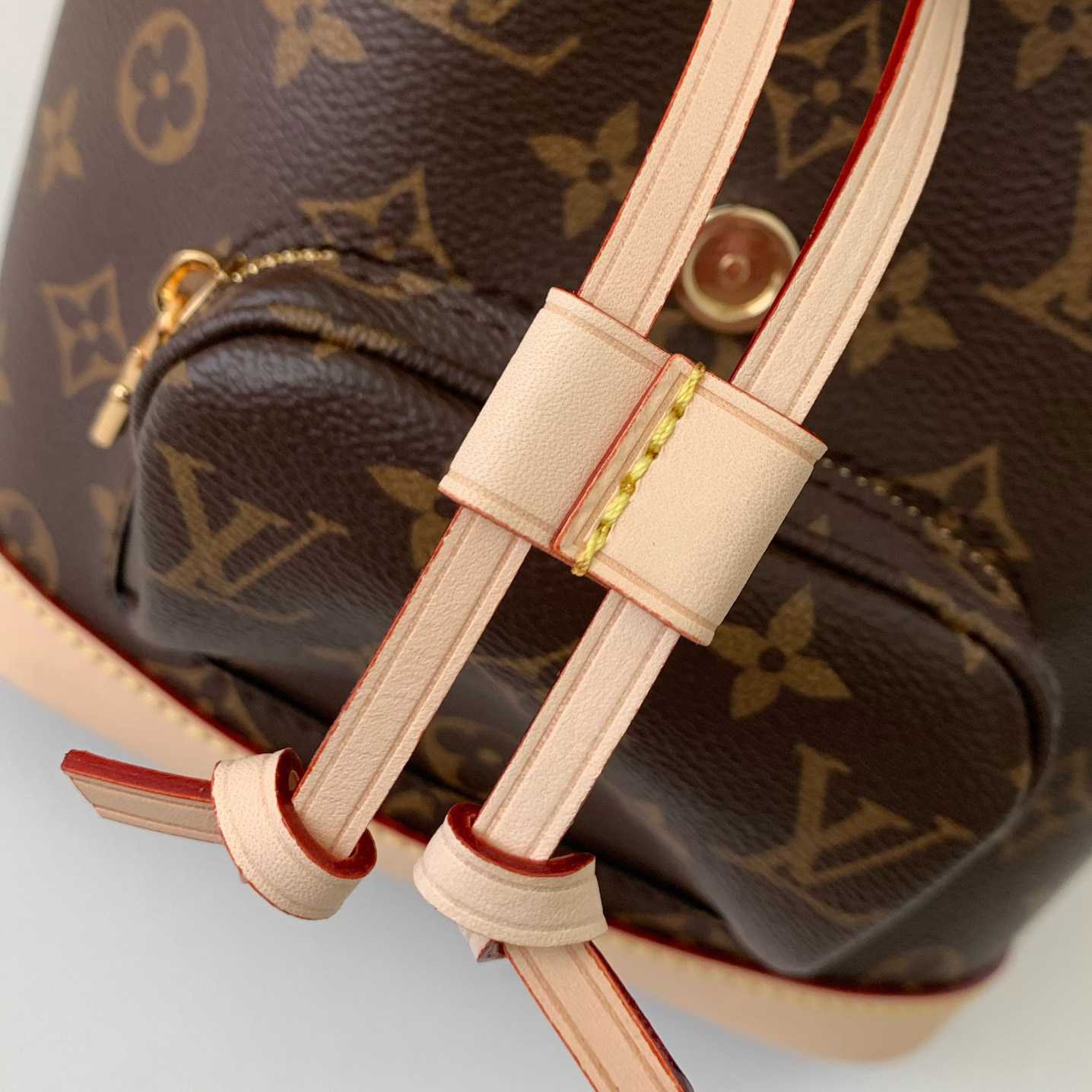 Louis Vuitton Montsouris Mini   M11199 - DopestKickz