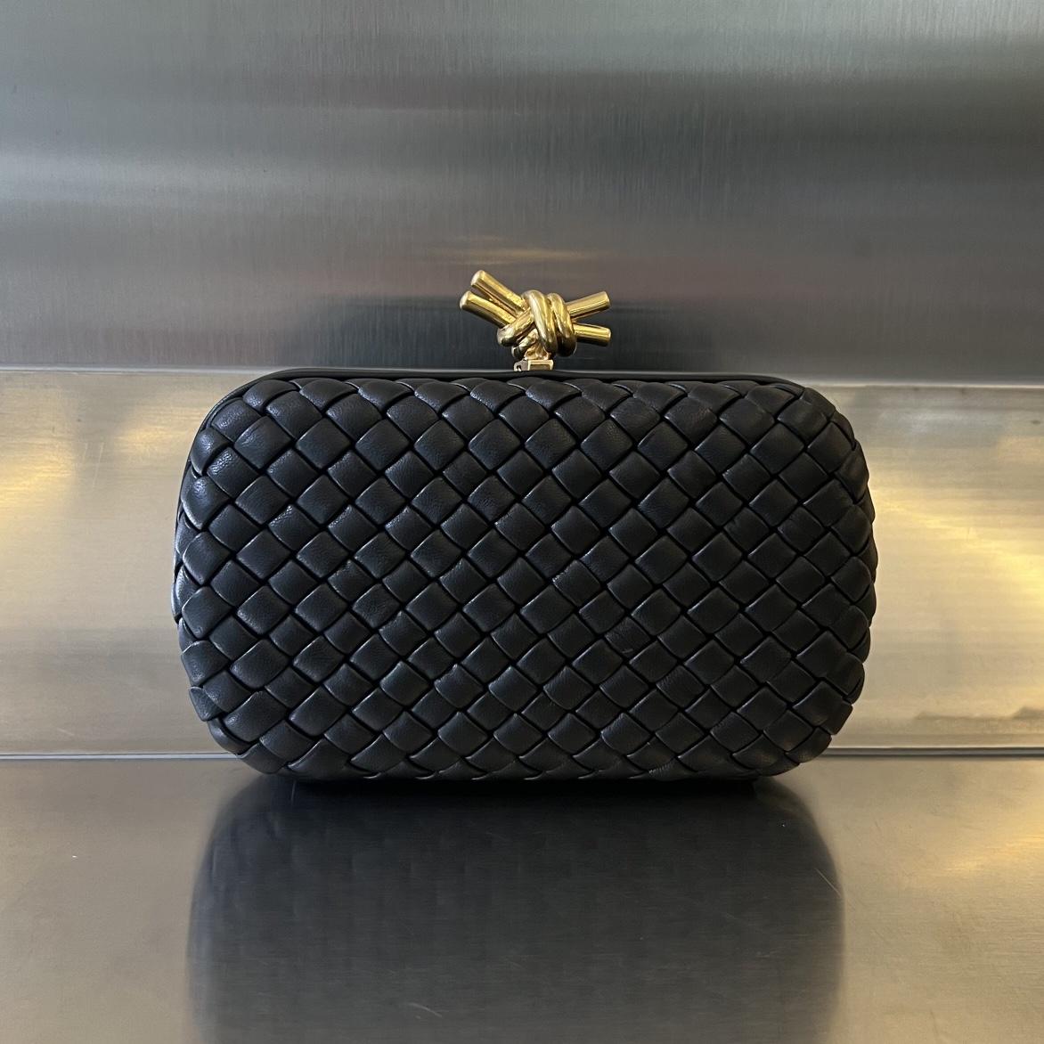 Bottega Veneta Knot - DopestKickz