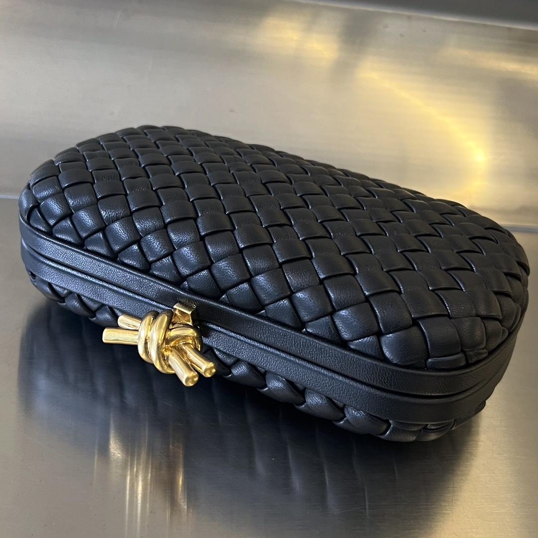 Bottega Veneta Knot - DopestKickz