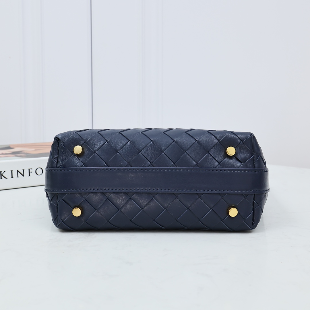 Bottega Veneta Mini Wallace - DopestKickz