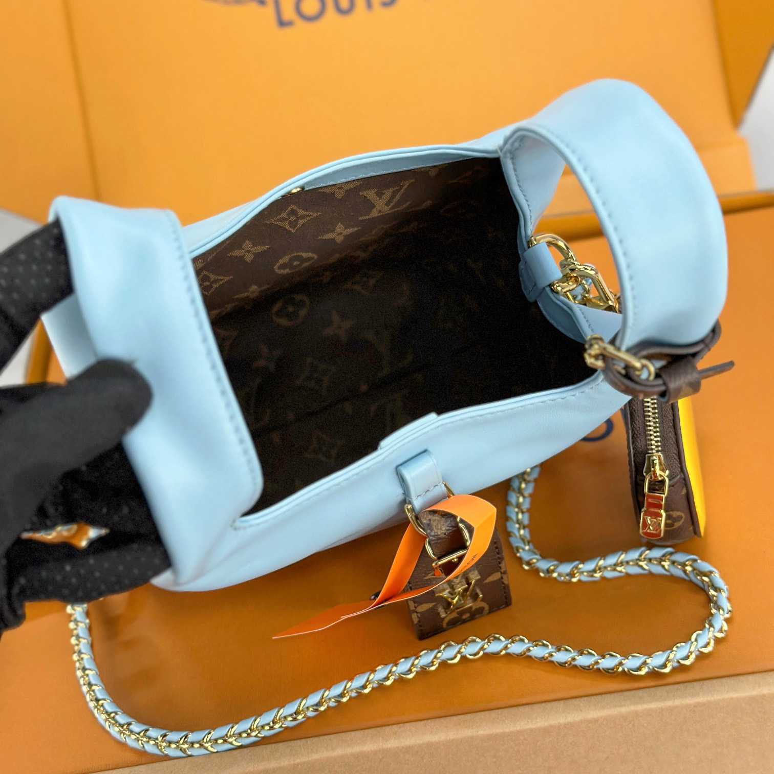 Louis Vuitton Atlantis BB  M11387 - DopestKickz