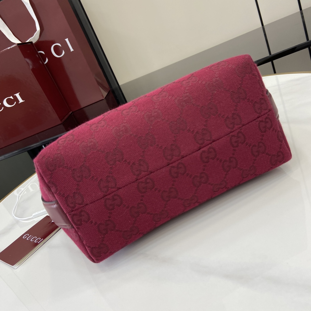 Gucci GG Super Mini Shoulder Bag - DopestKickz