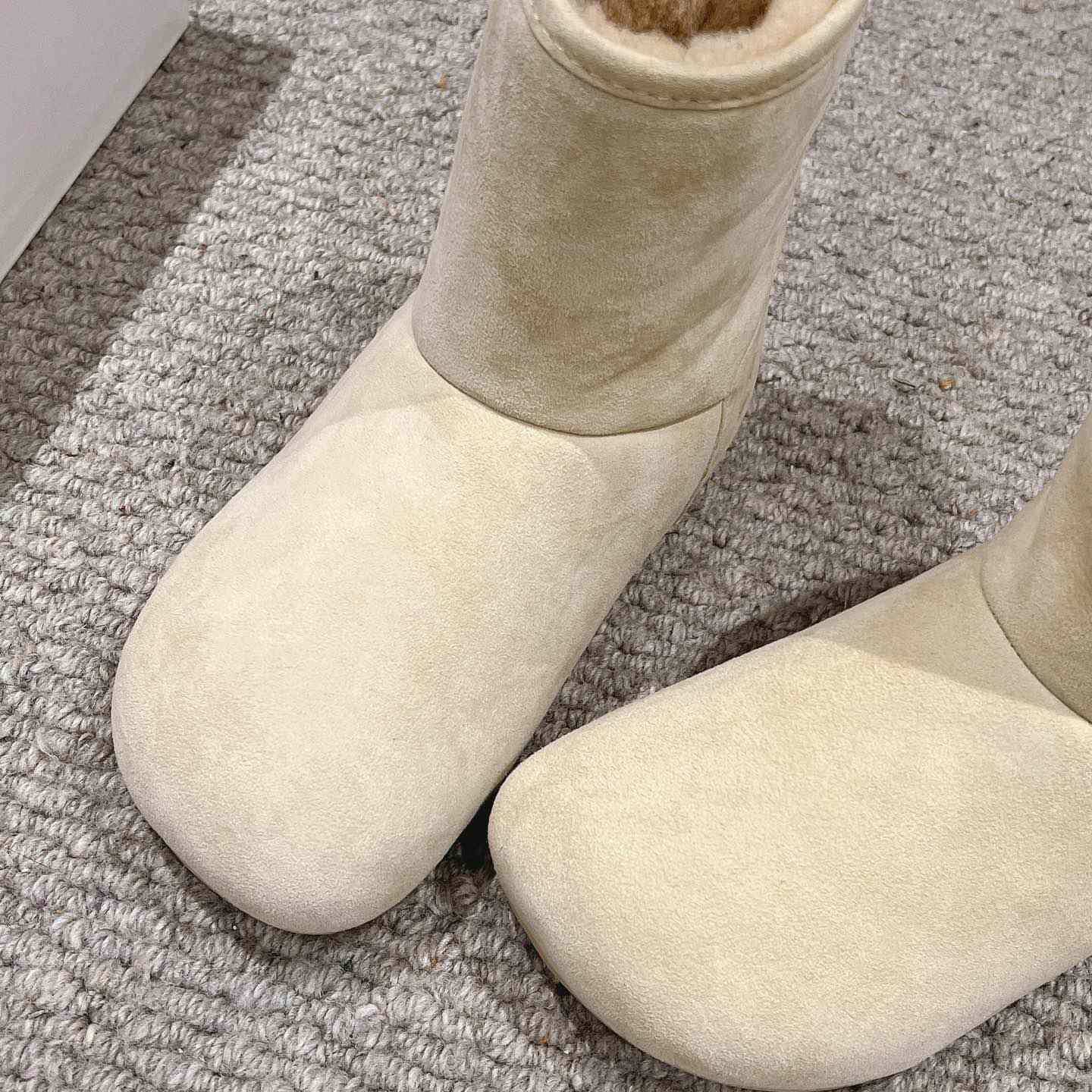 Loewe Lago Boot In Suede And Shearling - DopestKickz