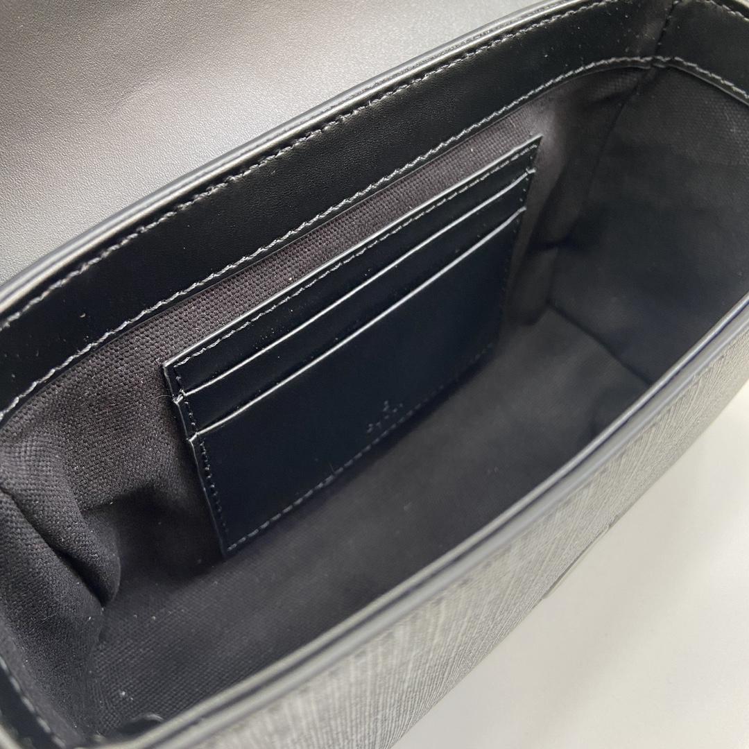 Gucci GG Super Mini Bag - DopestKickz