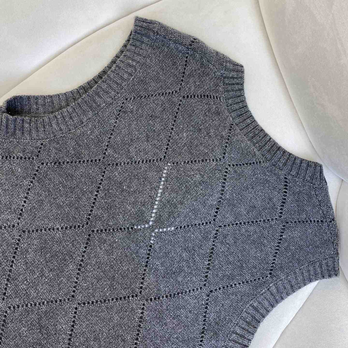 Givenchy Cropped Sweater In Wool - DopestKickz