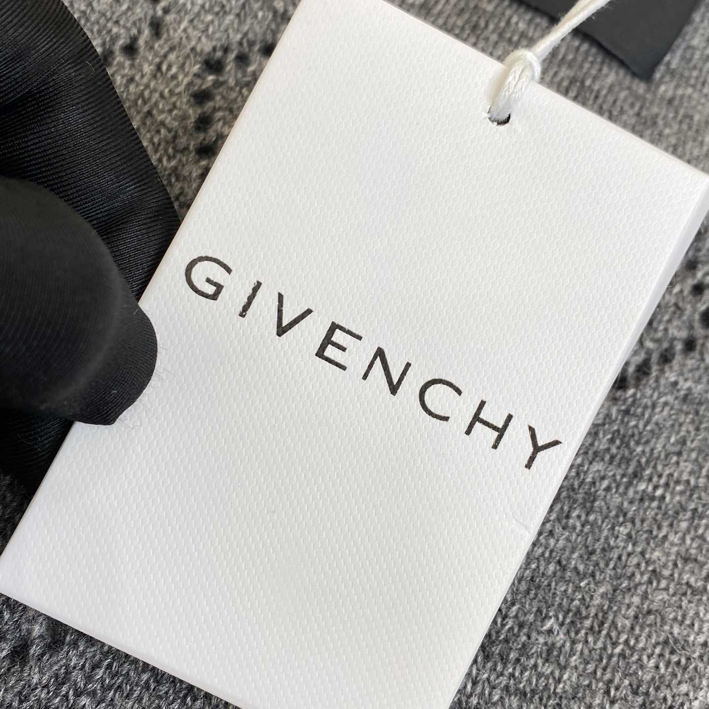 Givenchy Cropped Sweater In Wool - DopestKickz