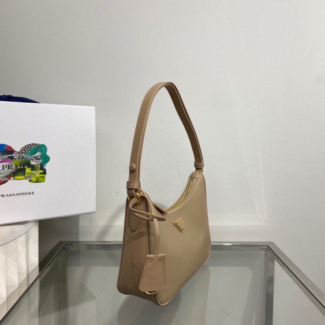 Prada Re-Edition 2005 Saffiano Leather Bag （ 22×18×6cm） - DopestKickz