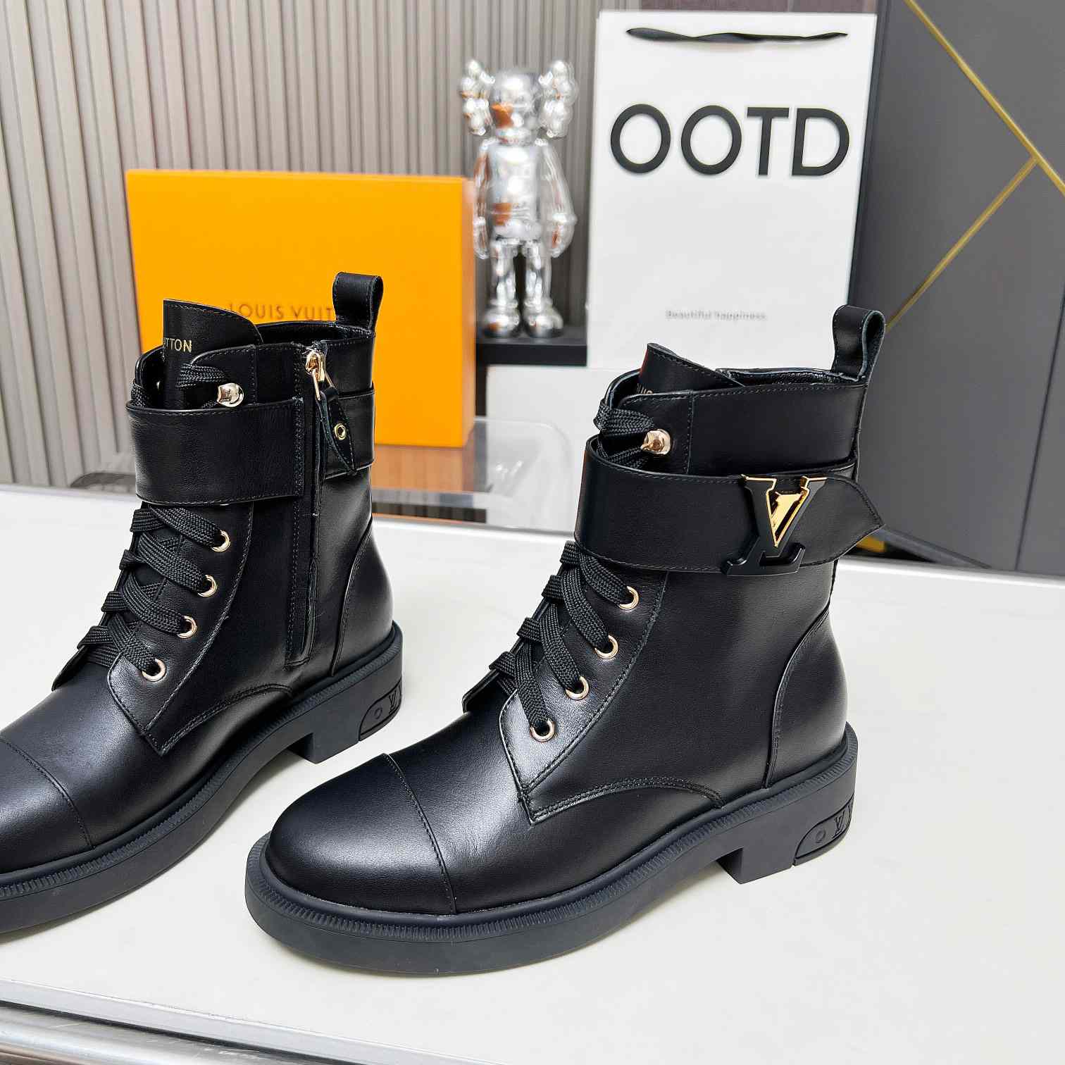 Louis Vuitton Citizen Flat Ranger Boot    1ADCJ6 - DopestKickz